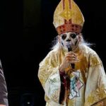 Papa Emeritus Zero yönetime el koyarken