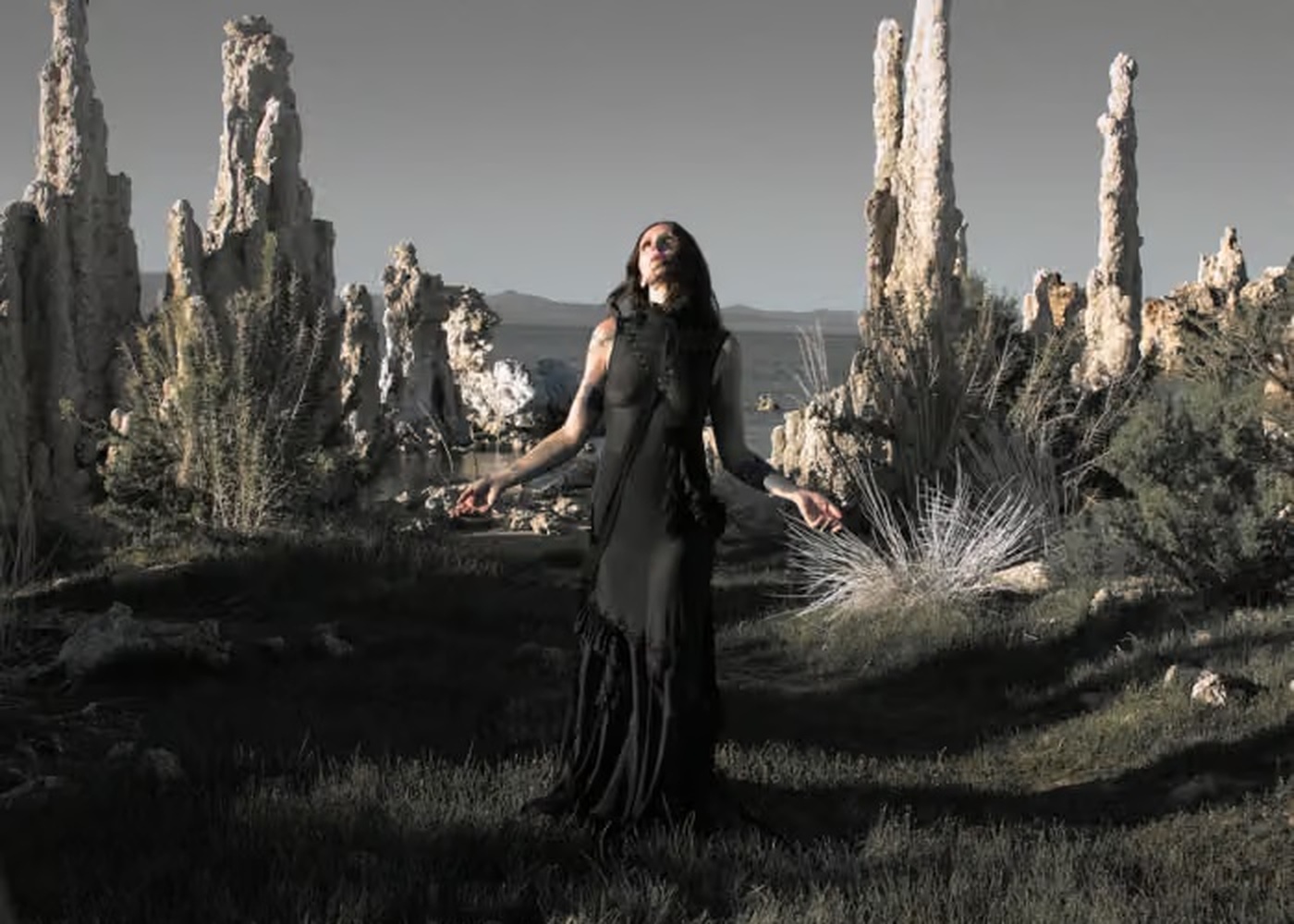 Chelsea Wolfe’un The Dark albüm kapağı